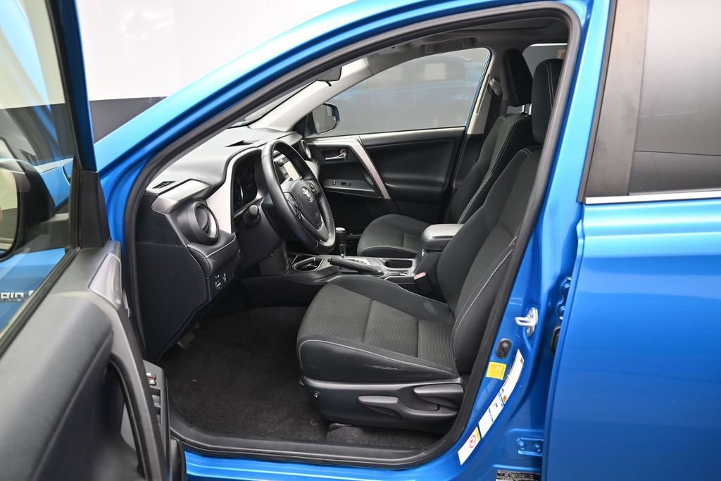 Certified 2016 Toyota RAV4 XLE AWD/4WD image 9