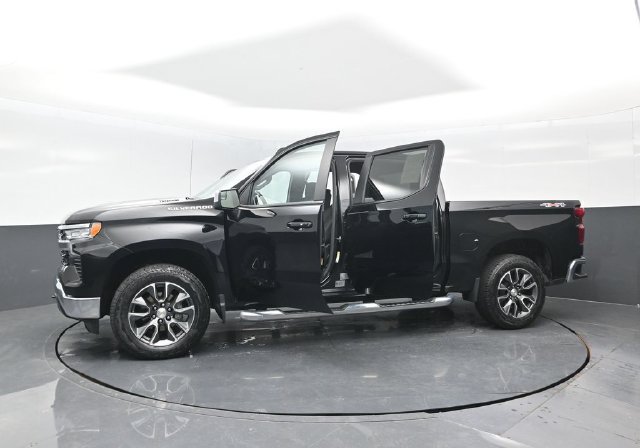 Used 2024 Chevrolet Silverado 1500 LT AWD/4WD image 29