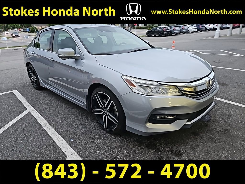 Used 2017 Honda Accord Touring image 11