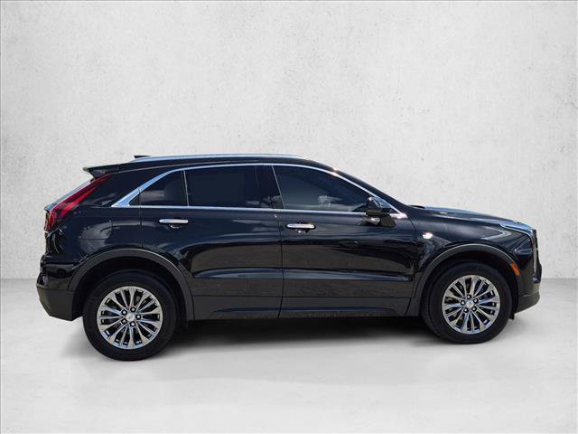Used 2023 Cadillac XT4 Luxury w/ Driver Awareness Package FWD image 4