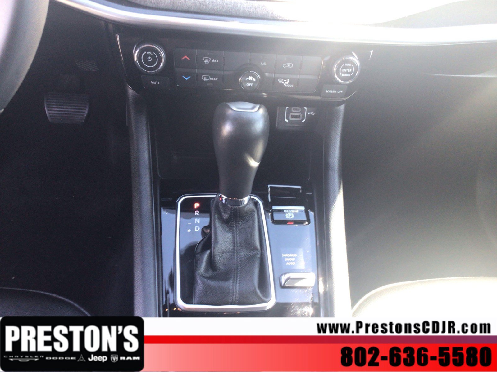 Used 2024 Jeep Compass Latitude AWD/4WD image 21