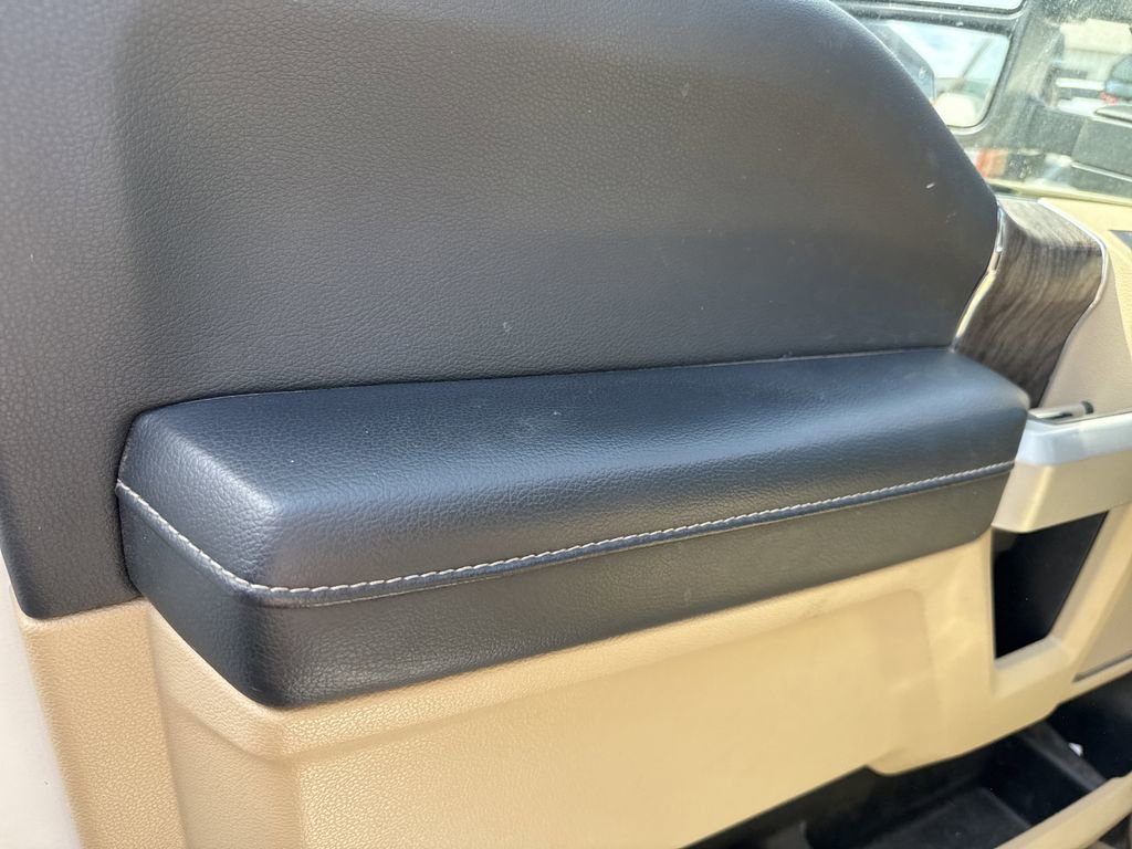Used 2019 Ford F250 Lariat w/ Lariat Ultimate Package image 9