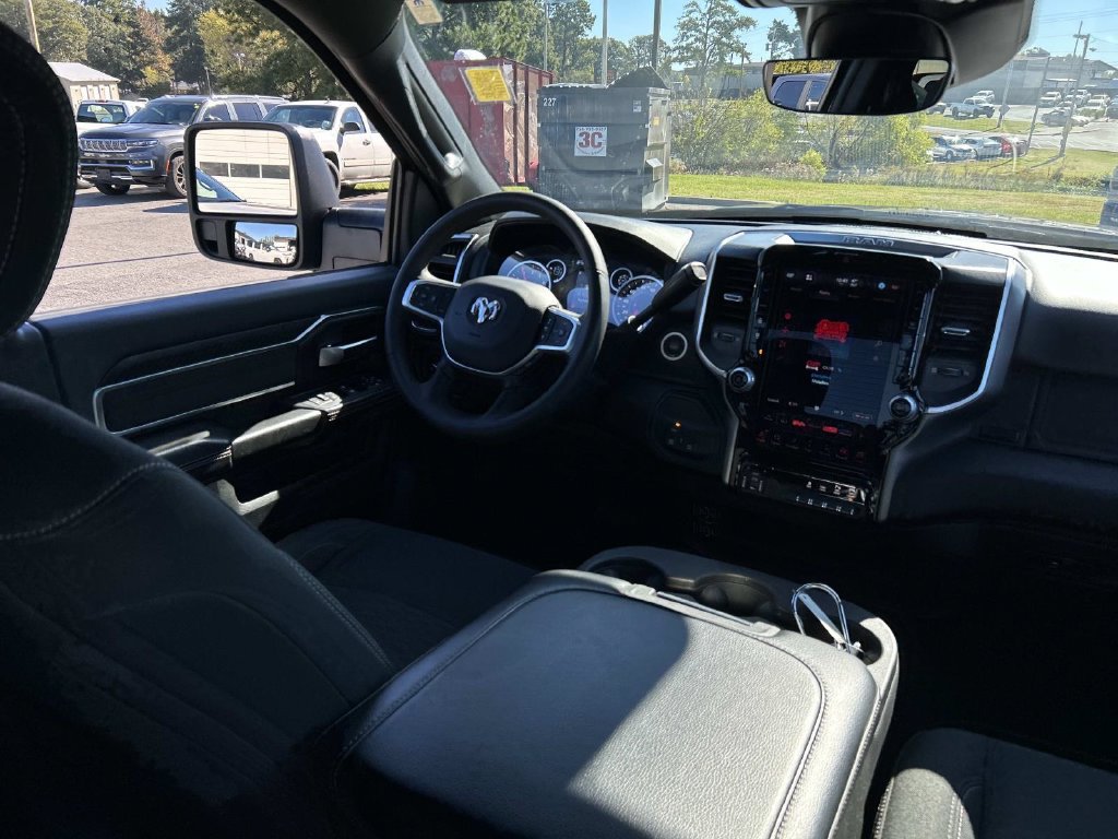 Used 2025 RAM 2500 Big Horn AWD/4WD image 25