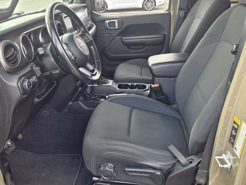 Certified 2020 Jeep Gladiator Sport w/ Quick Order Package 24S image 9