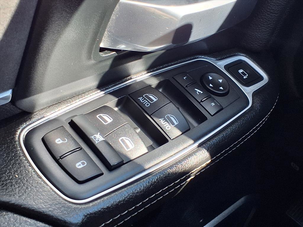 Used 2019 RAM 3500 Laramie image 10