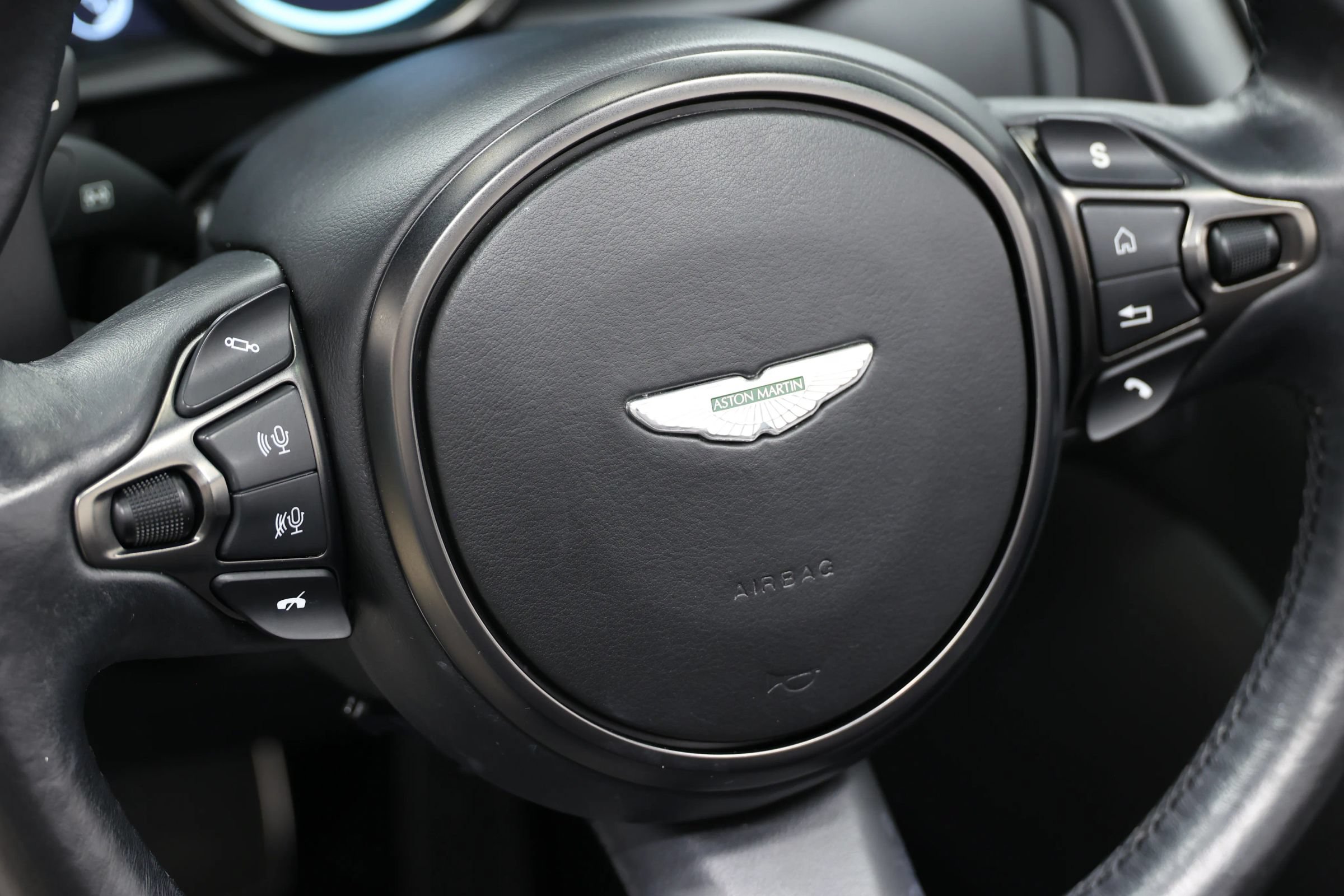 Used 2019 Aston Martin DB11 Volante RWD image 29