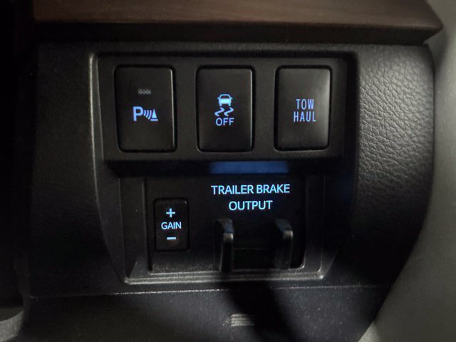 Used 2018 Toyota Tundra Limited w/ Limited Premium Package AWD/4WD image 16