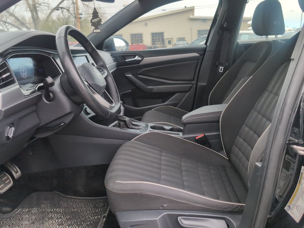 Used 2024 Volkswagen Jetta Sport FWD image 10