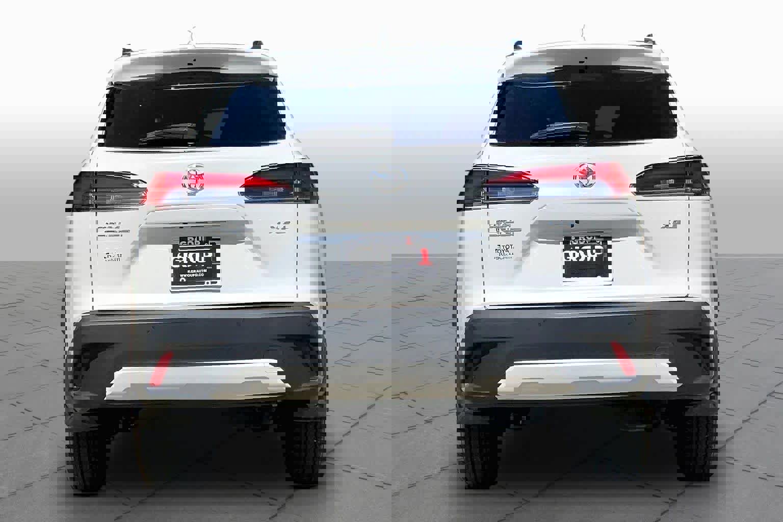 Used 2023 Toyota Corolla Cross XLE w/ Convenience Package image 5