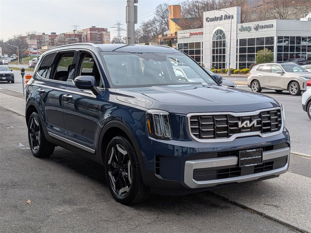 Certified 2023 Kia Telluride S image 4