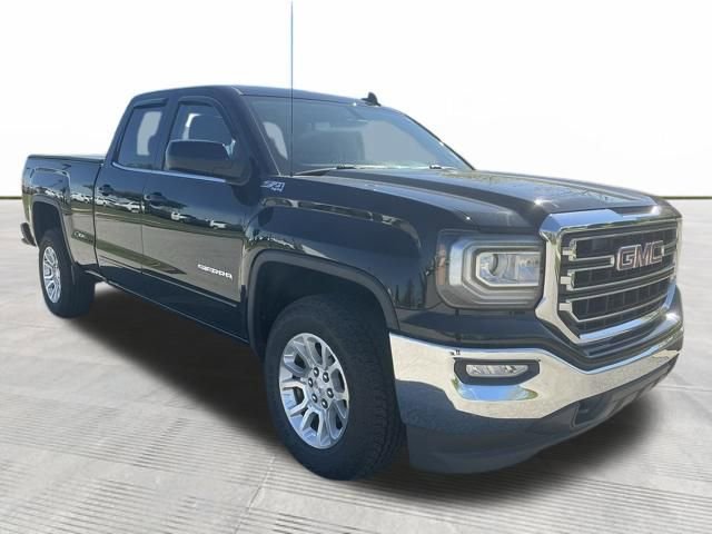 Used 2017 GMC Sierra 1500 SLE w/ SLE Value Package AWD/4WD image 2
