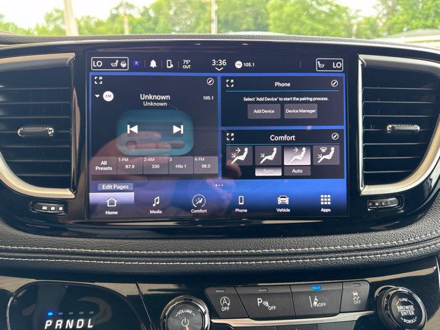 Used 2023 Chrysler Pacifica Touring FWD image 19