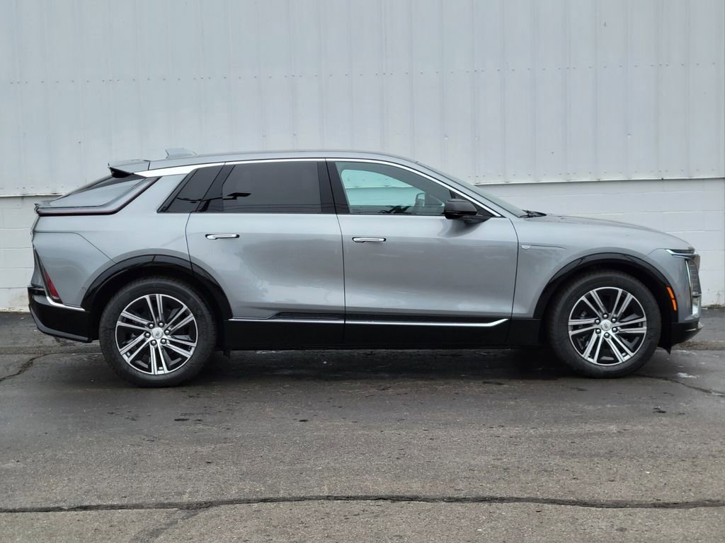 New 2025 Cadillac Lyriq Luxury w/ LPO, Floor Liner Package image 2