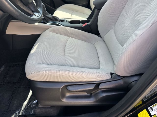 Used 2024 Toyota Corolla Cross L FWD image 22