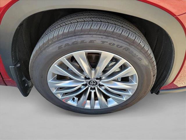 Used 2026 Toyota Highlander Platinum AWD/4WD image 10