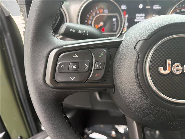 Used 2023 Jeep Gladiator Willys image 13