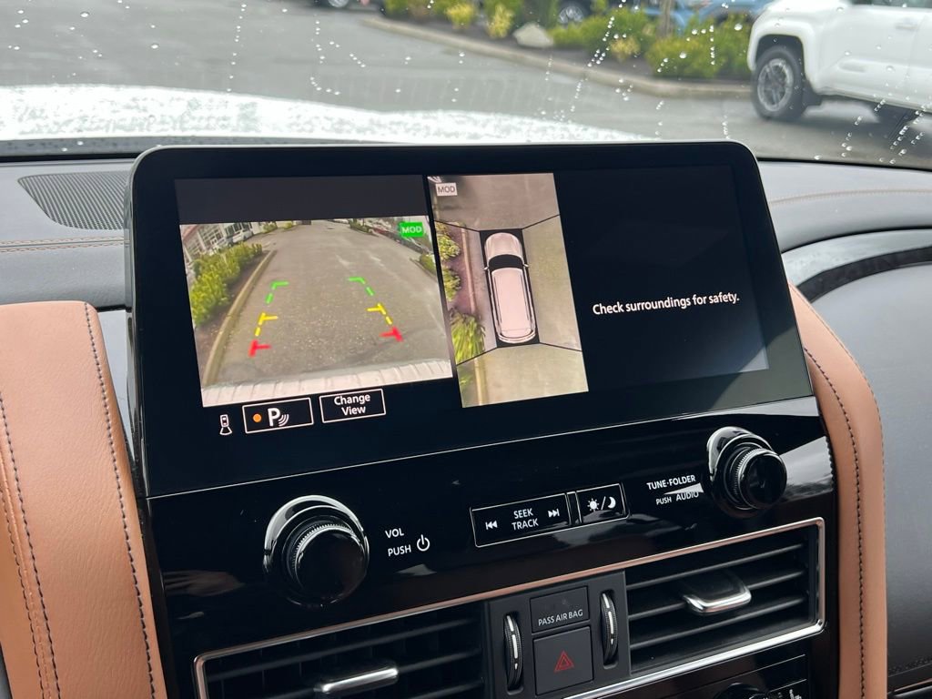 Used 2024 INFINITI QX80 Sensory image 25