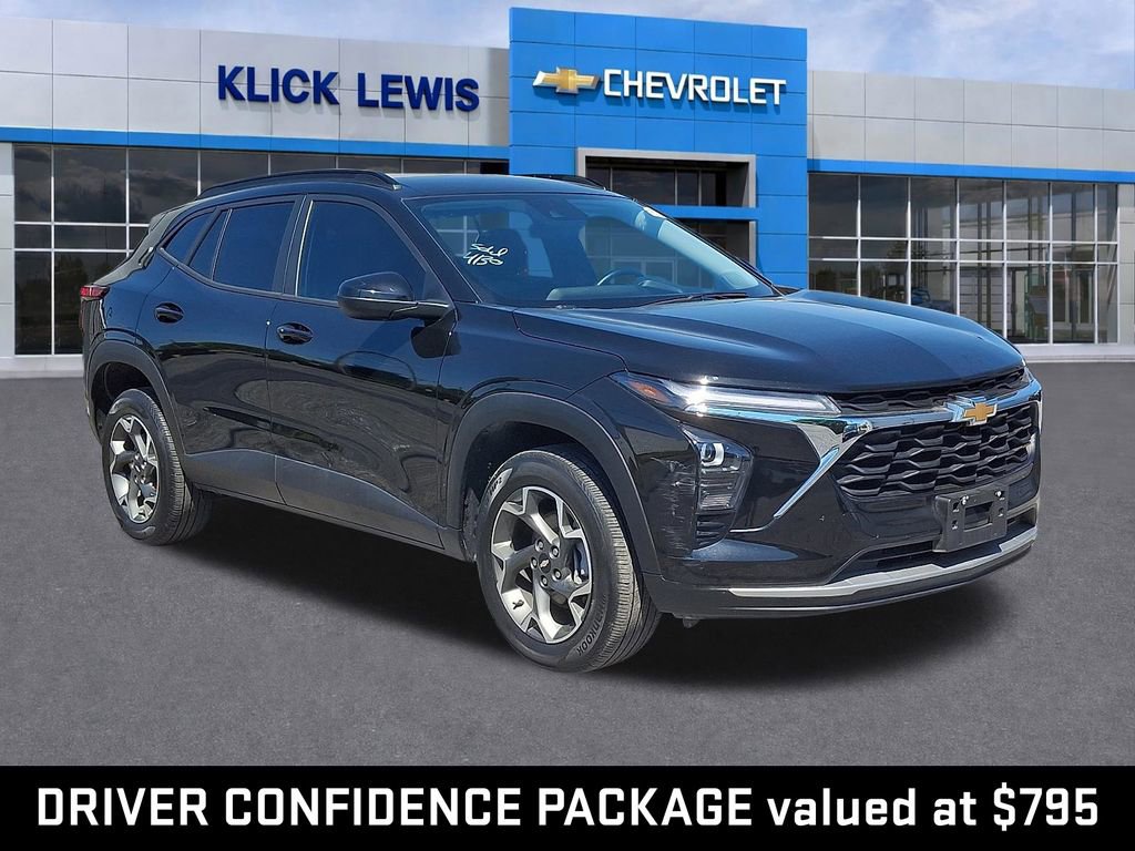 Used 2025 Chevrolet Trax LT w/ Driver Confidence Package FWD image 1