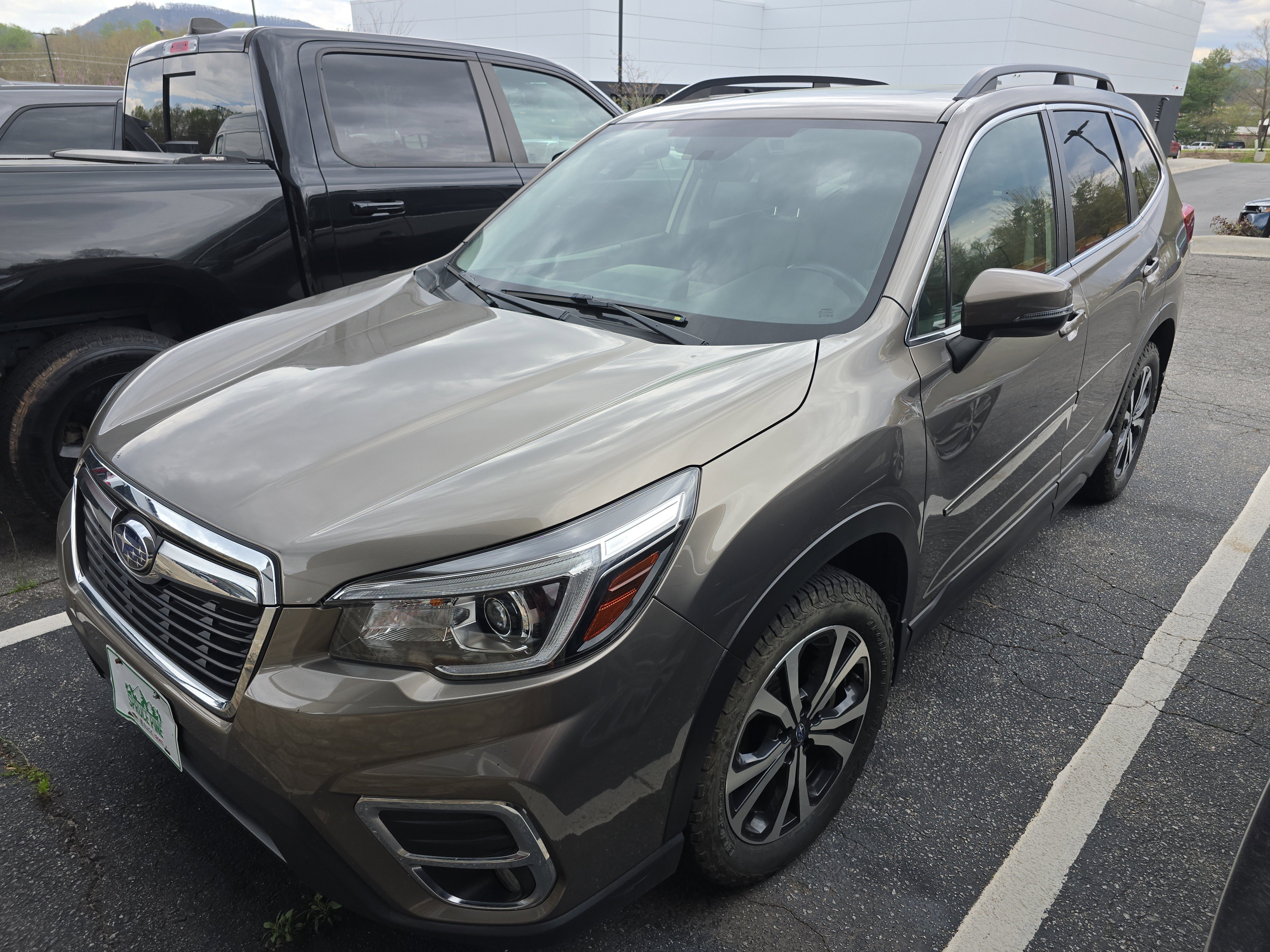 Used 2020 Subaru Forester Limited image 4