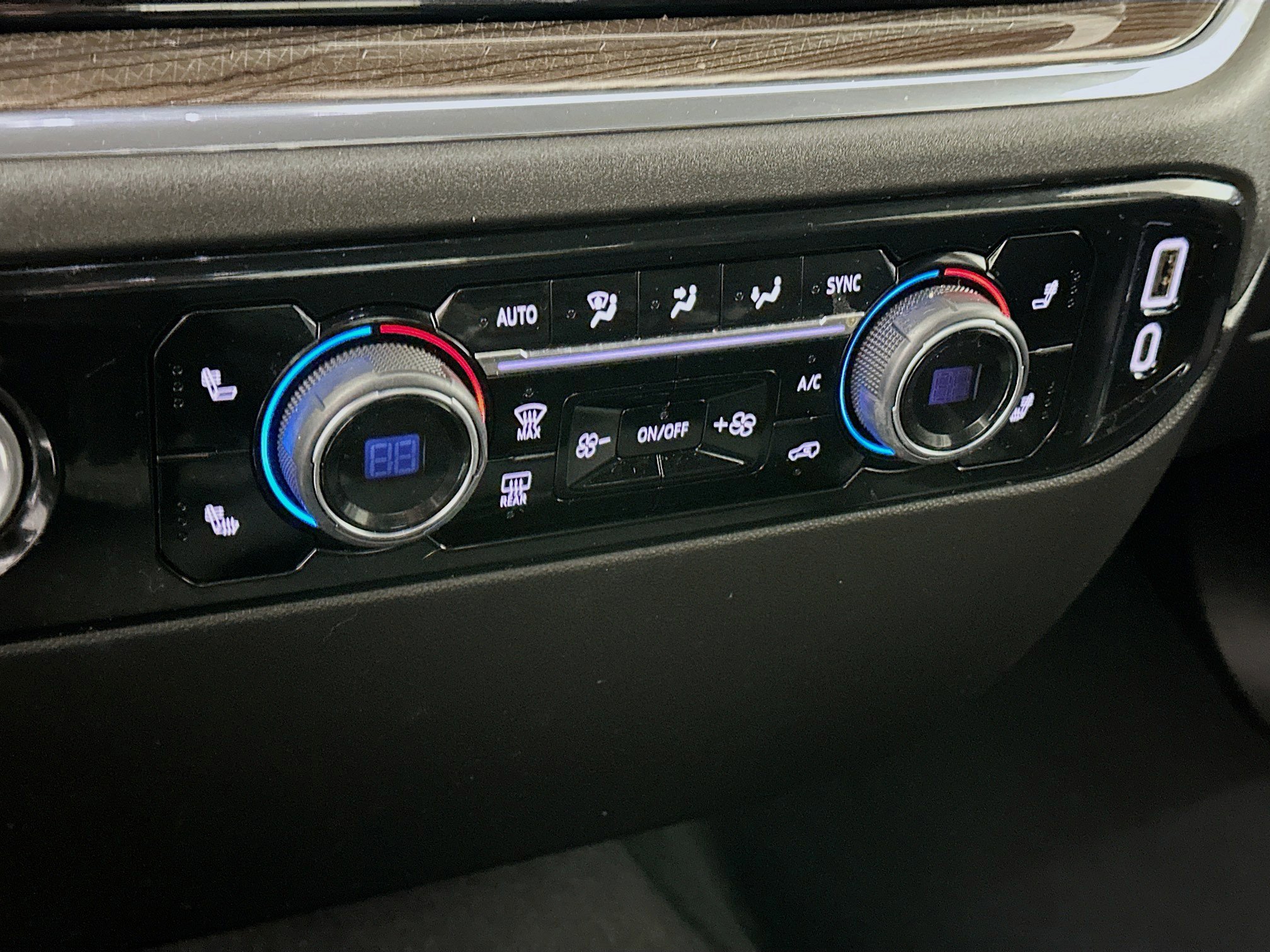 Used 2024 Chevrolet Silverado 1500 LT image 23