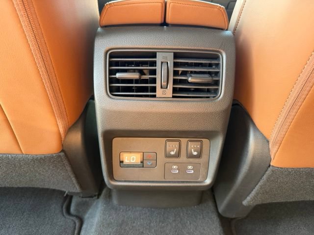 Used 2025 Nissan Rogue Platinum w/ Platinum Premium Package FWD image 13