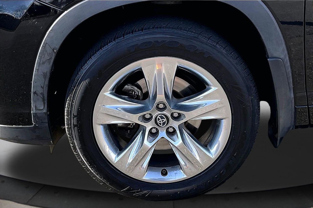 Used 2018 Toyota Highlander Limited image 36
