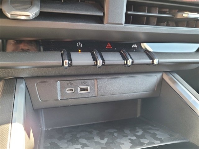 Used 2023 Chevrolet Colorado LT image 19