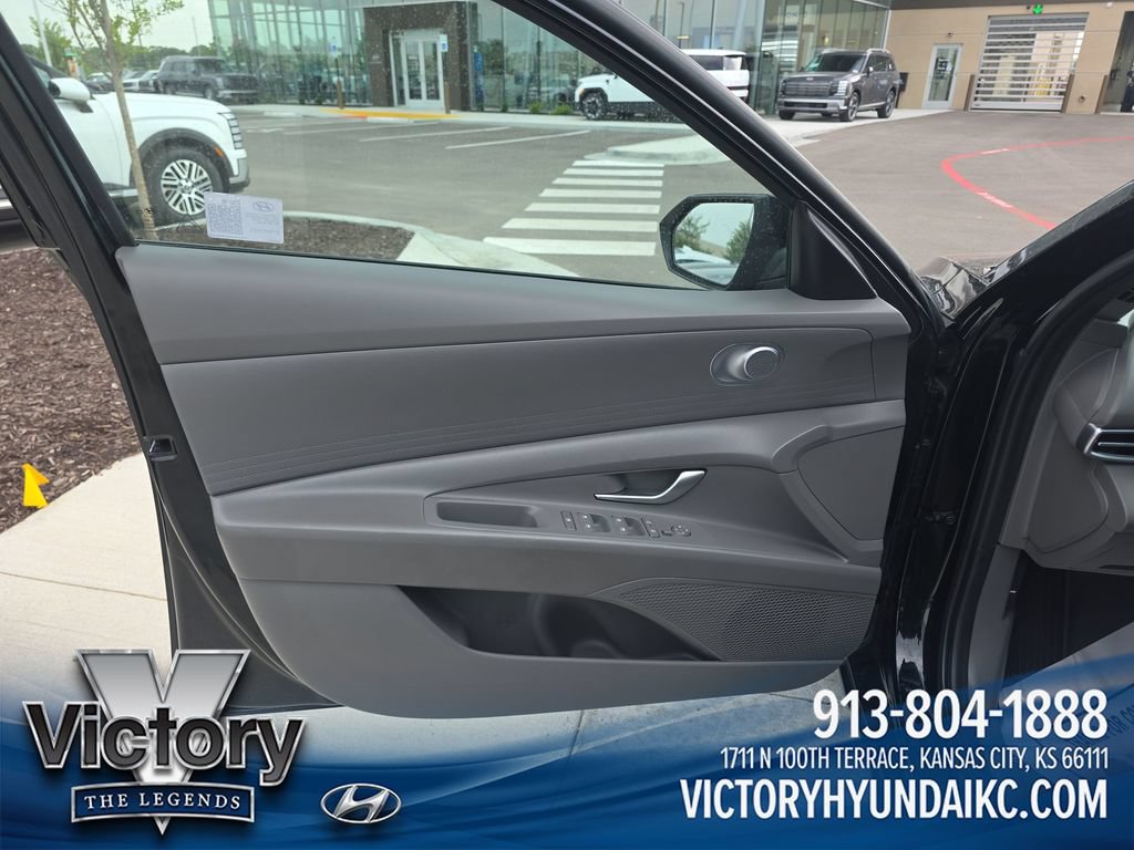 Used 2024 Hyundai Elantra SEL FWD image 10