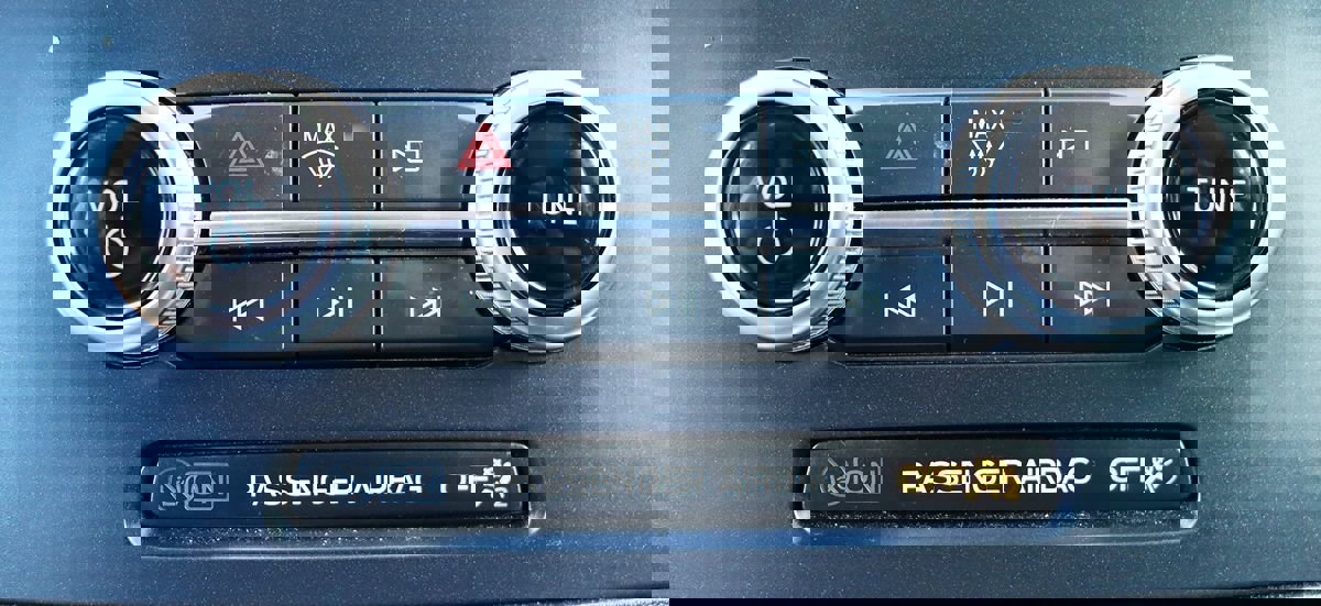 Used 2024 Ford Edge SEL image 53