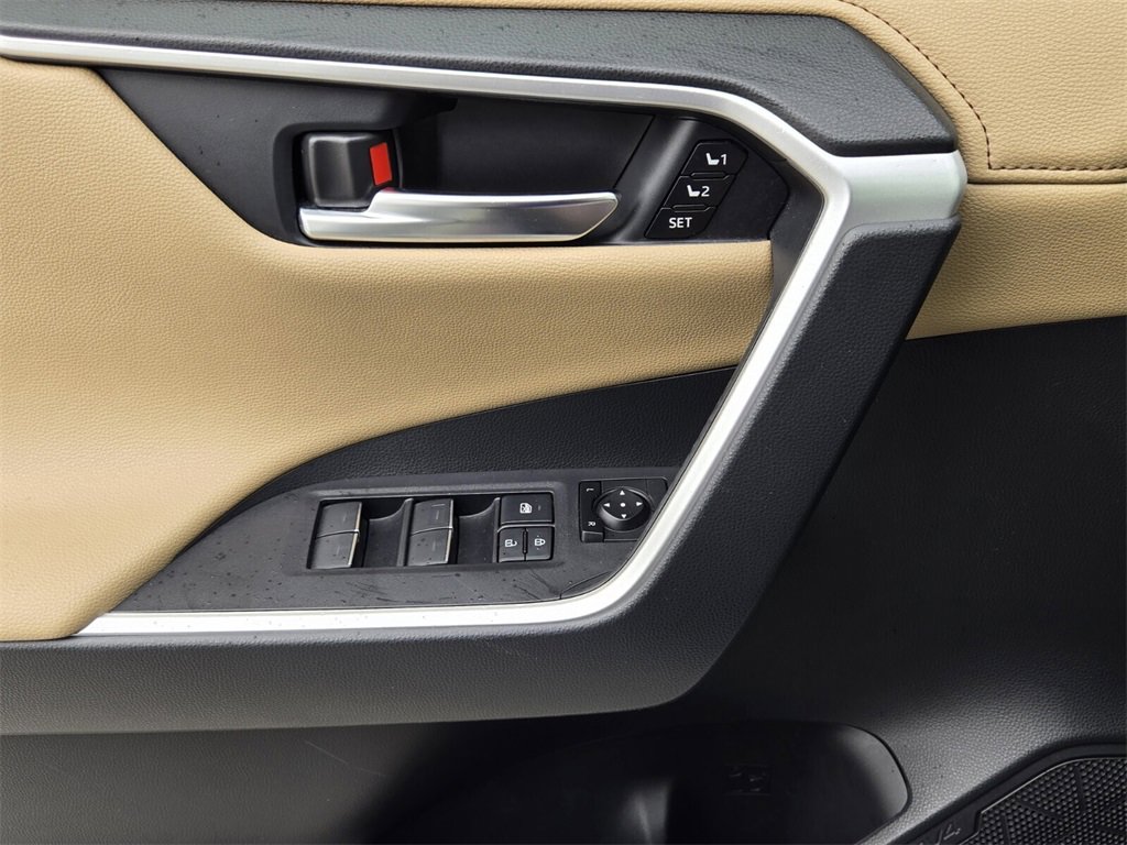 Used 2024 Toyota RAV4 Limited image 26