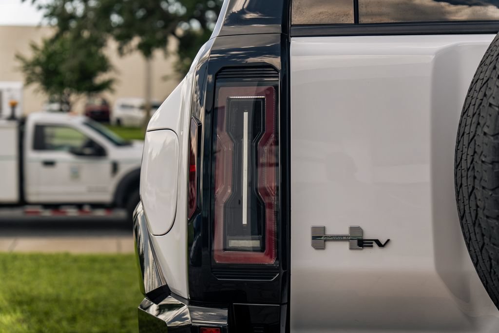 Used 2025 GMC Hummer EV 2X AWD/4WD image 12