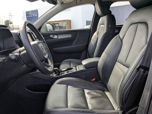 Certified 2023 Volvo XC40 B5 Core w/ Convenience Package image 26