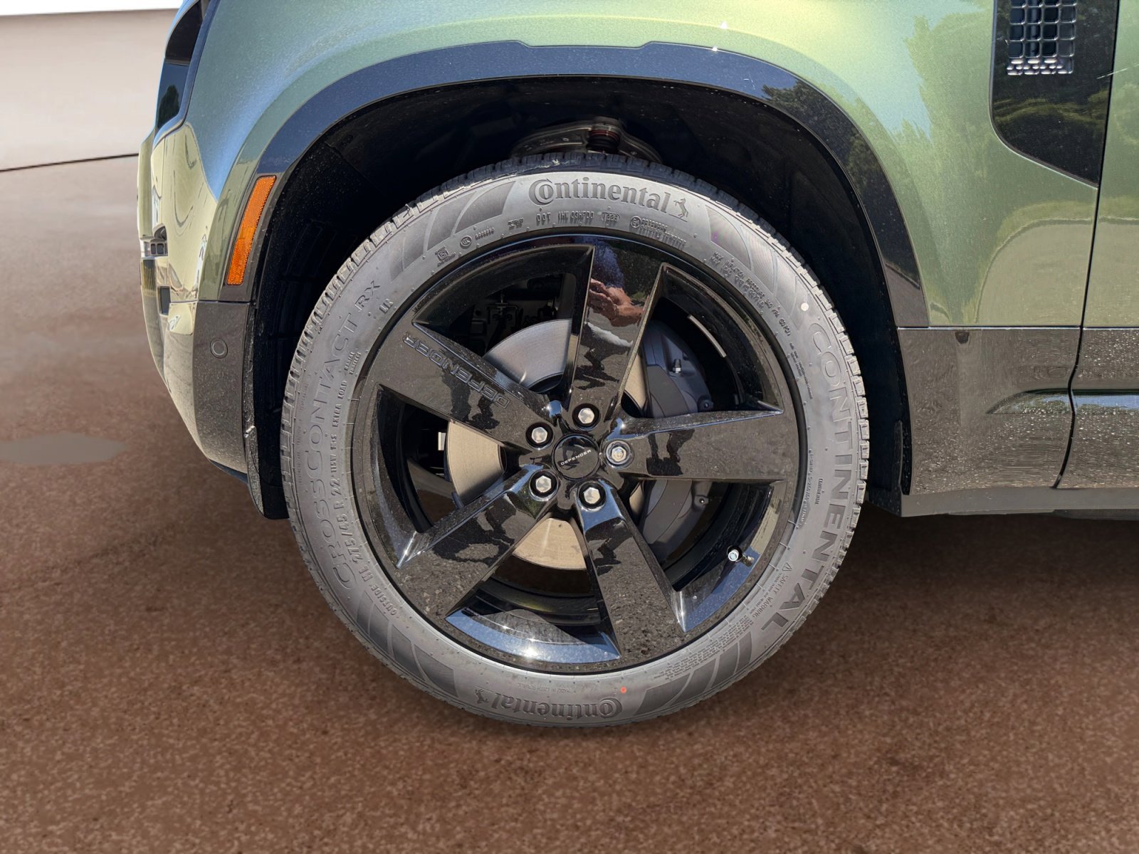 New 2026 Land Rover Defender 130 X-Dynamic SE AWD/4WD image 9