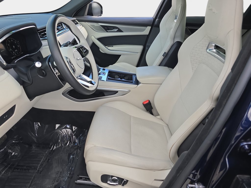 Certified 2025 Jaguar F-PACE R-Dynamic S AWD/4WD image 15