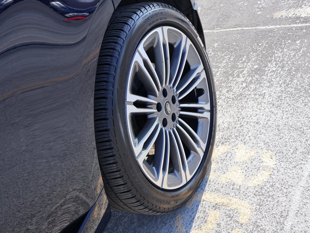 Used 2024 Land Rover Range Rover Long Wheelbase SE image 37