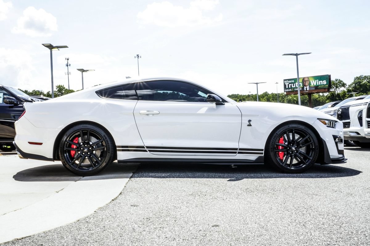 Used 2022 Ford Mustang Shelby GT500 w/ Technology Package RWD image 6