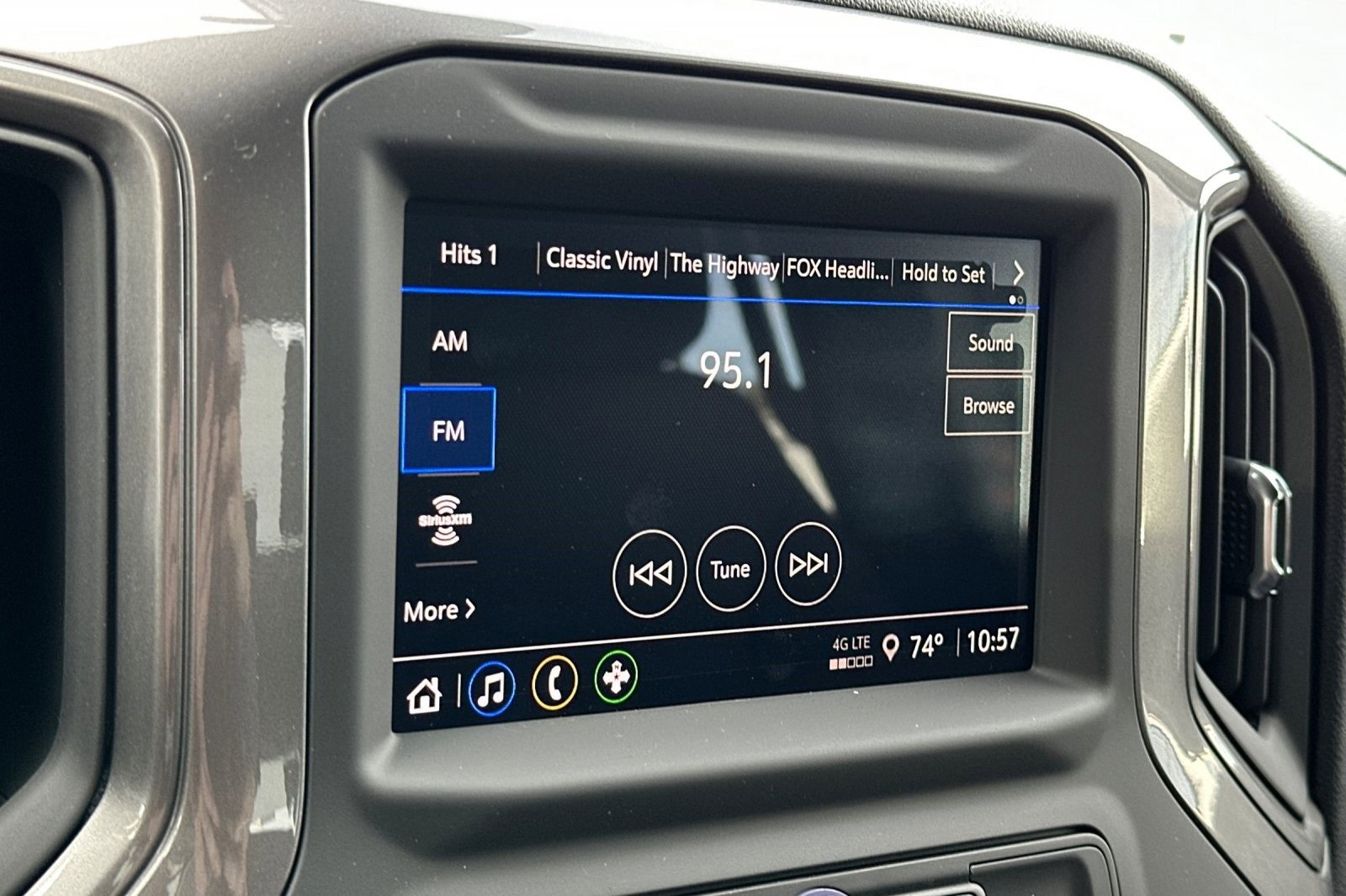 New 2025 Chevrolet Silverado 1500 Custom image 20