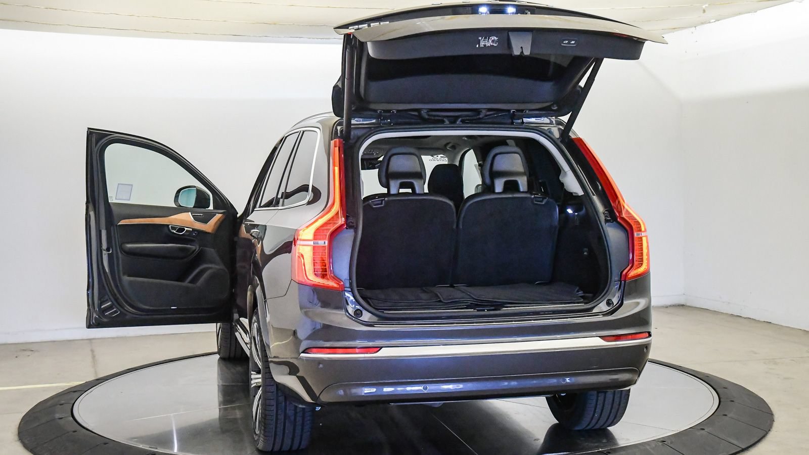 Certified 2023 Volvo XC90 T8 Core w/ Protection Package Premier AWD/4WD image 25
