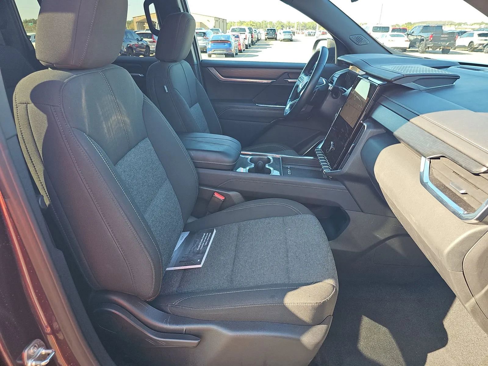 Used 2025 GMC Acadia Elevation image 7