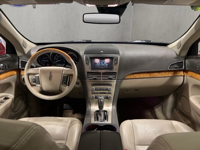 Used 2012 Lincoln MKT AWD image 2