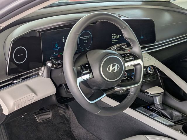 Used 2025 Hyundai Elantra Limited FWD image 14