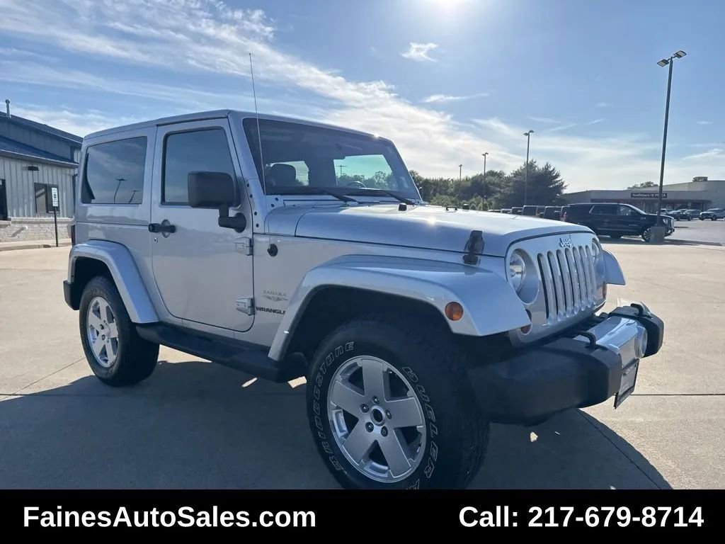 Used 2012 Jeep Wrangler Sahara w/ Dual Top Group image 27