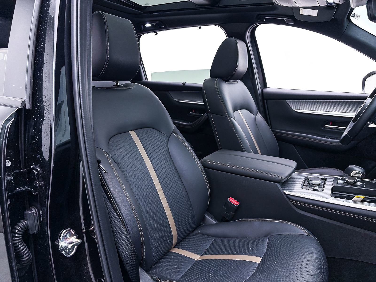 Used 2025 MAZDA CX-90 Plug-In Hybrid w/ Premium Plus image 36