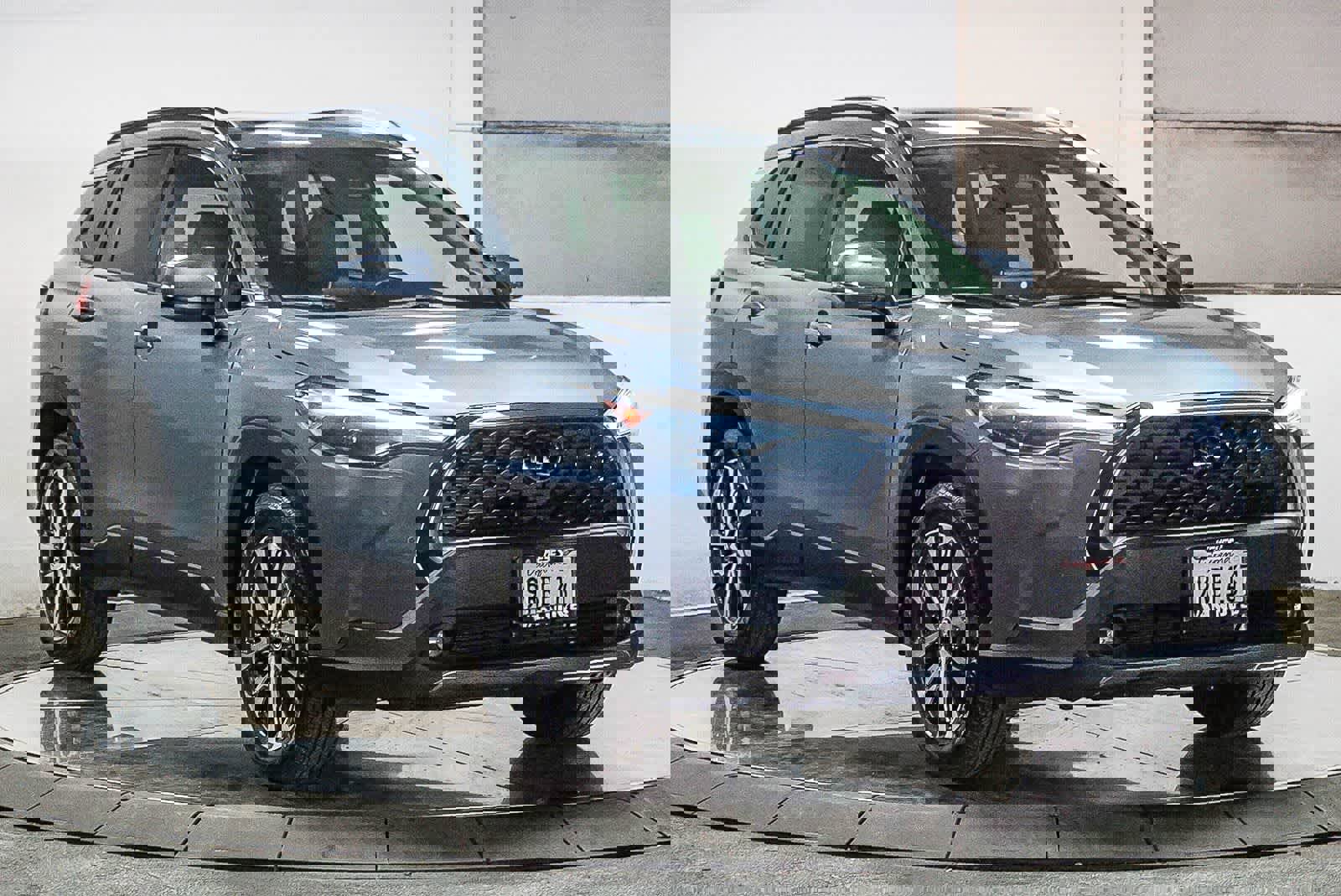 Certified 2024 Toyota Corolla Cross XLE w/ Convenience Package FWD image 4