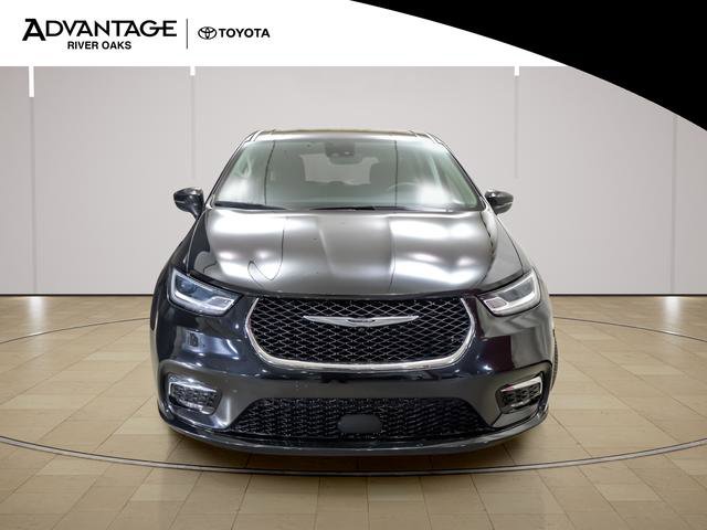 Used 2023 Chrysler Pacifica Touring-L image 3