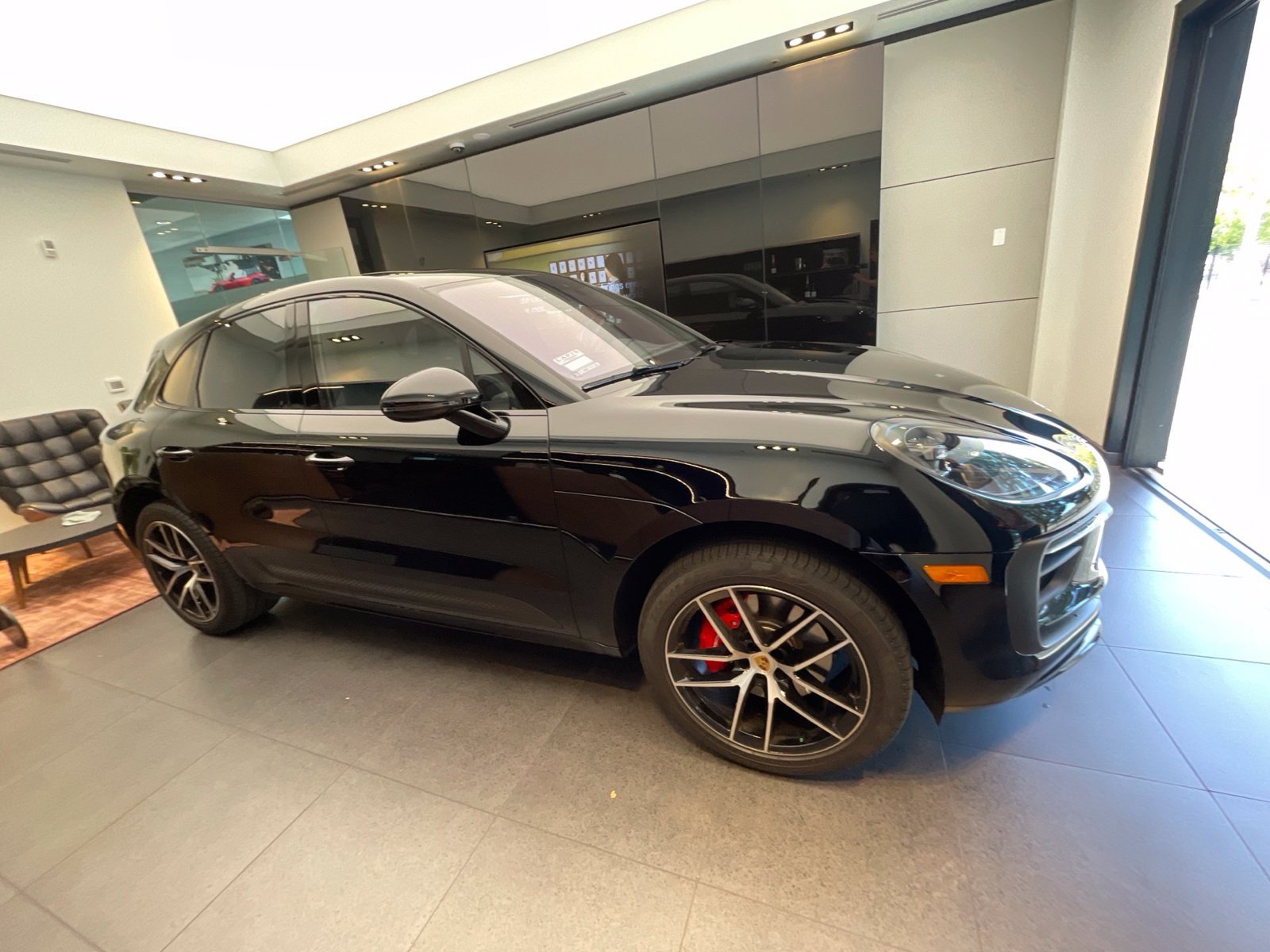 Certified 2026 Porsche Macan S AWD/4WD image 4