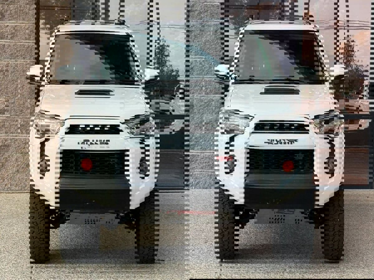 Used 2018 Toyota 4Runner TRD Off-Road Premium AWD/4WD image 18