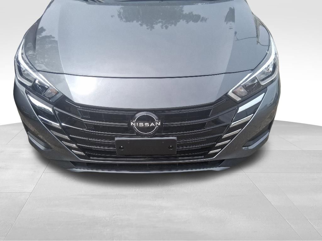 Used 2023 Nissan Versa SV FWD image 4