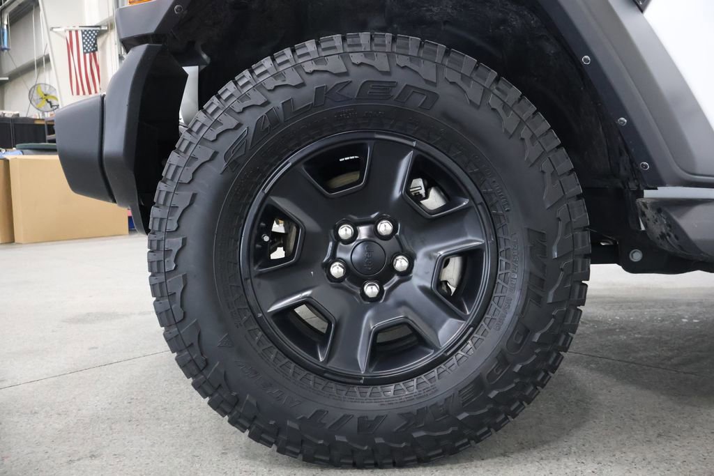 Used 2023 Jeep Wrangler Sport image 5