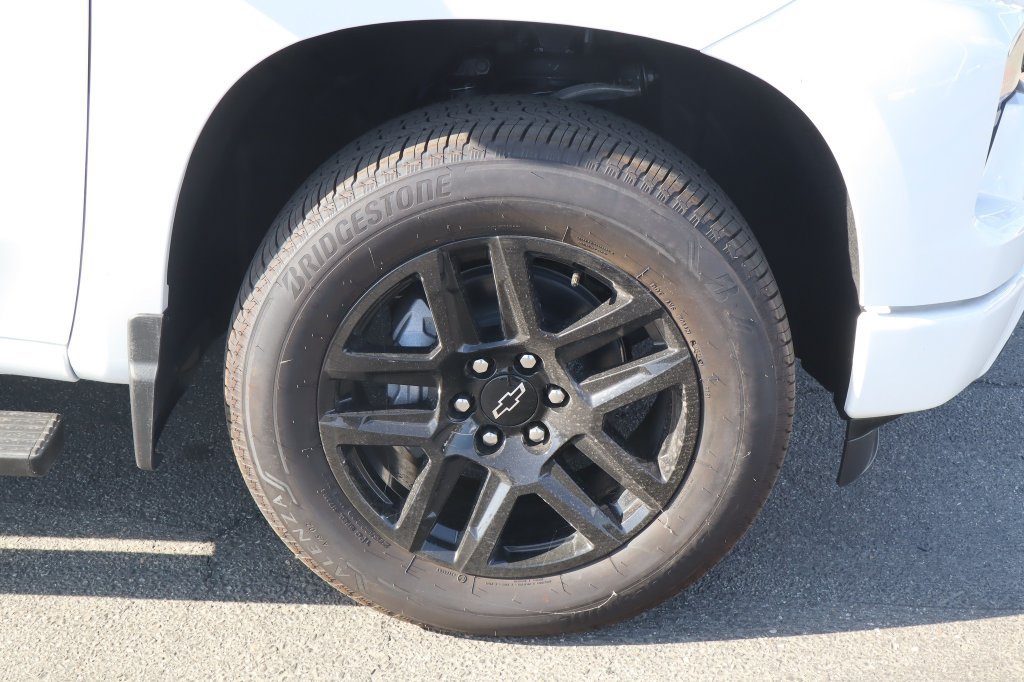 New 2026 Chevrolet Silverado 1500 Custom w/ LPO, Dark Essentials Package RWD image 25